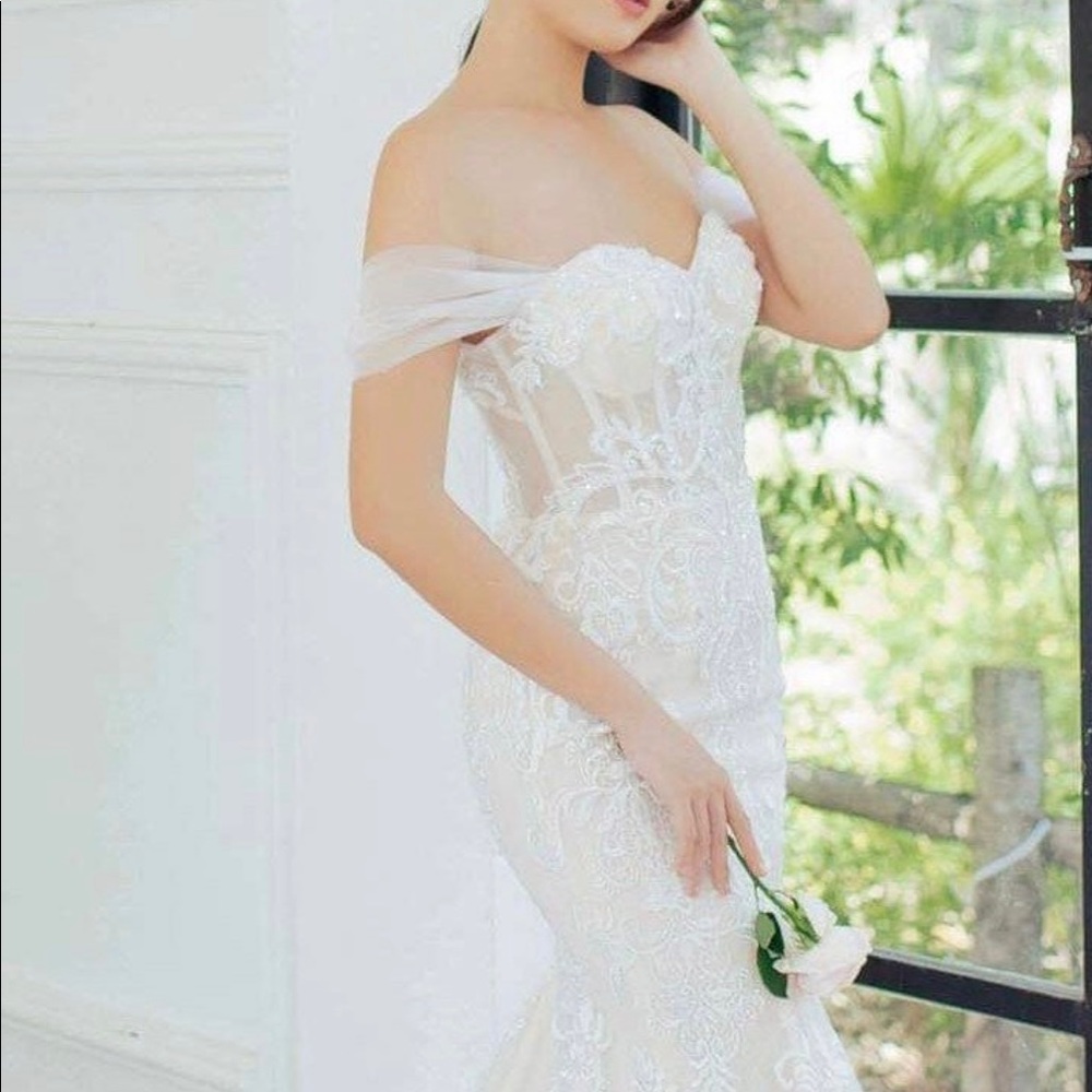 Detachable wedding dress sleeves - off the shoulder tulle